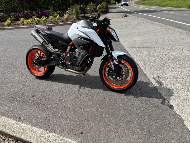 2020 KTM Duke 890 R 