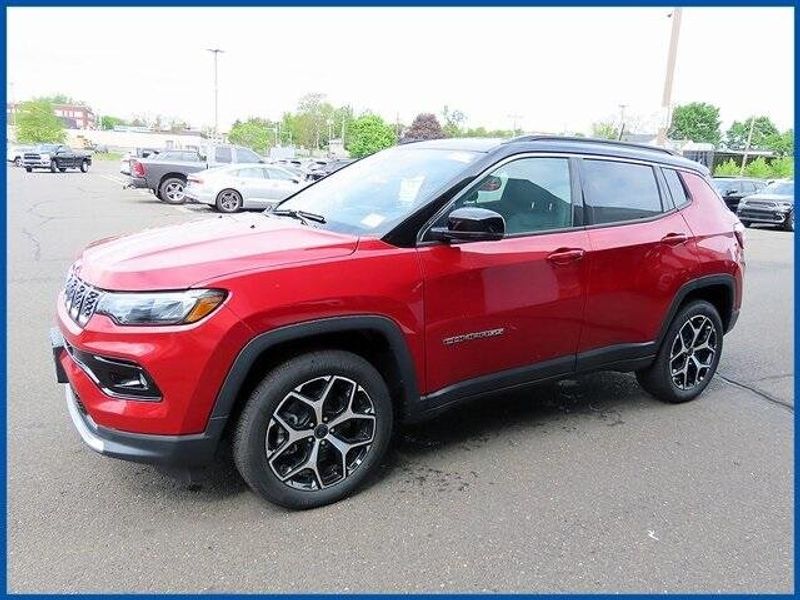 2025 Jeep Compass LimitedImage 1
