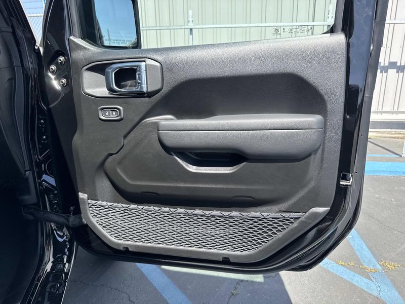 New 2026 Jeep Gladiator Sport S 4x4
