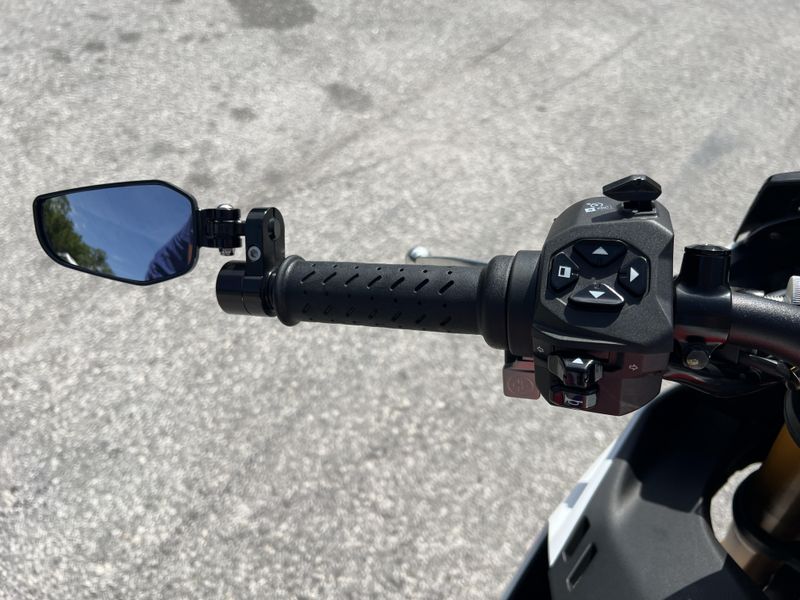 2024 Aprilia Tuono V4 Factory 1100 