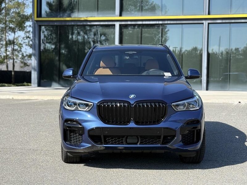 2022 BMW X5 xDrive45eImage 3