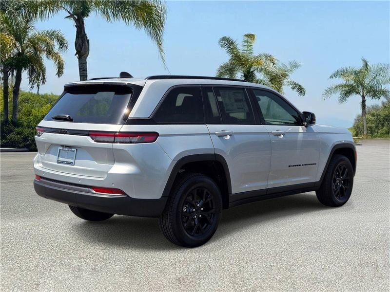 New 2026 Jeep Grand Cherokee Laredo Altitude 4x2