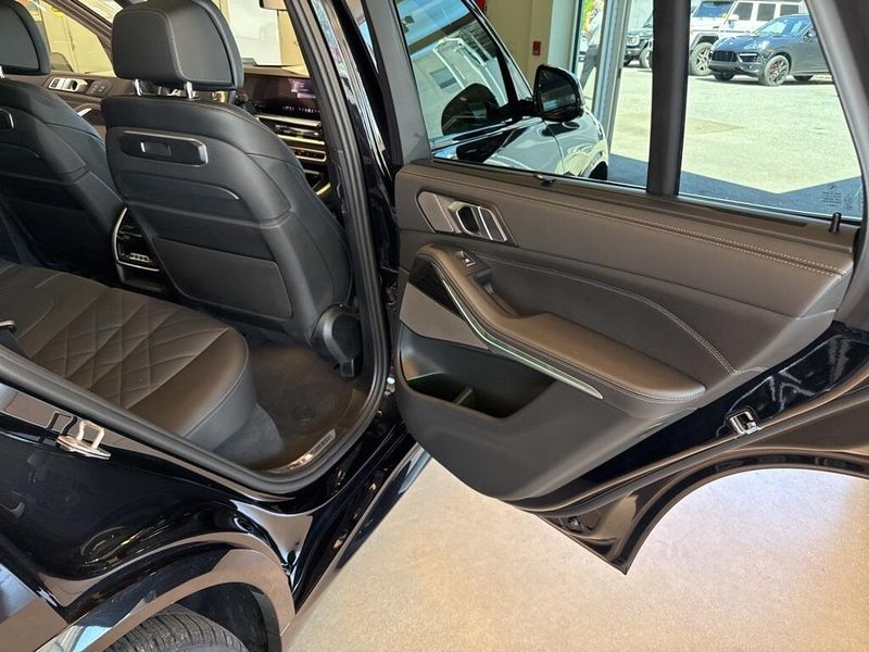 2025 BMW X5 xDrive40i M PACKAGE