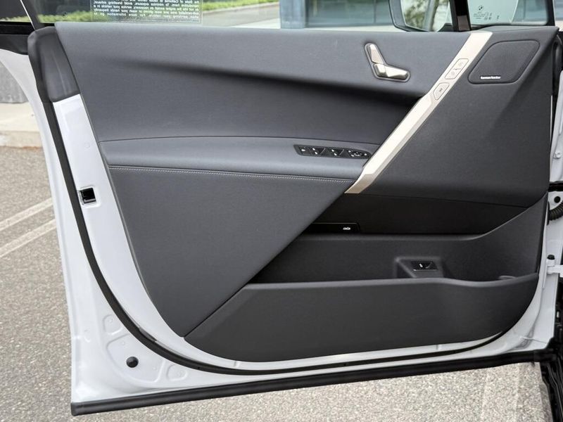 2025 BMW iX xDrive50Image 19