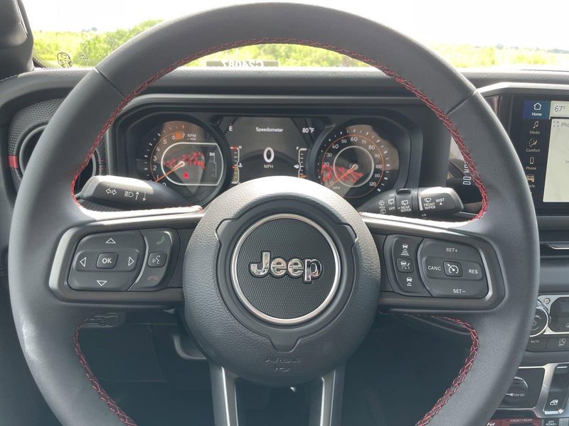 2024 Jeep Wrangler Two-Door Rubicon photo 15