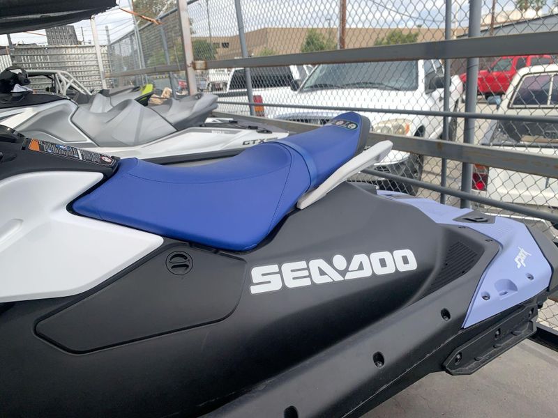 New 2025 Sea-Doo SPARK FOR 2 90 CONVENIENCE PACKAGE (SOUND SYSTEM) Image 14