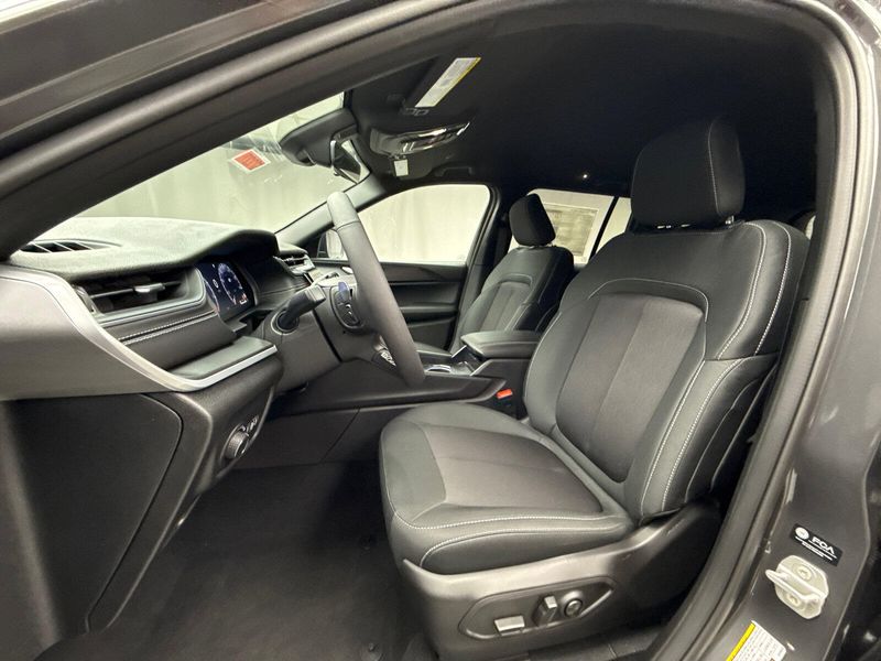 New 2025 Jeep Grand Cherokee Laredo 4x4Image 7