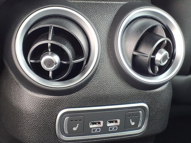 New 2025 Alfa Romeo Giulia IntensaImage 12