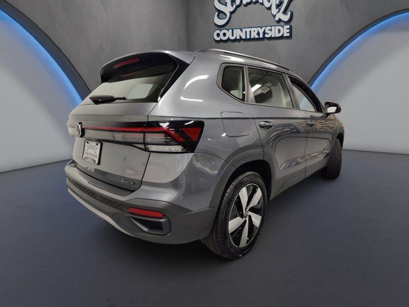 Used 2025 Volkswagen Taos S AWDImage 11