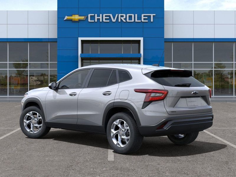 New 2025 Chevrolet Trax LSImage 3