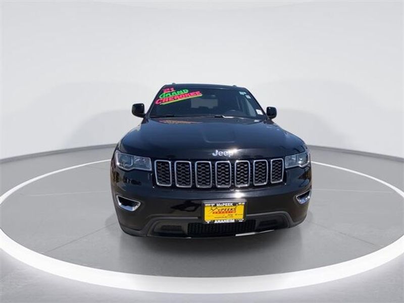 2021 Jeep Grand Cherokee Laredo EImage 3