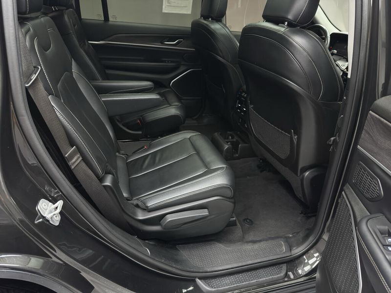 Used 2022 Jeep Grand Cherokee L LimitedImage 14