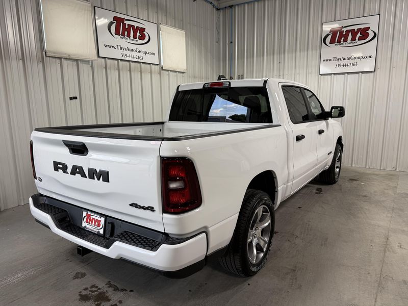New 2026 RAM 1500 Express Crew Cab 4x4 5