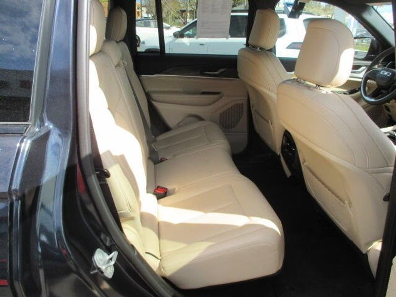 Used 2024 Jeep Grand Cherokee LimitedImage 28