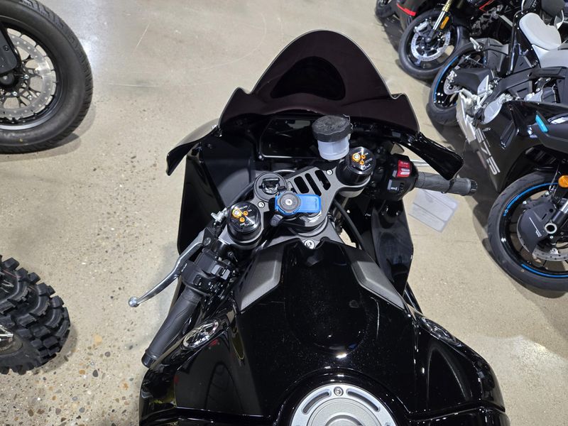 Used 2024 Yamaha YZFR1 Image 10