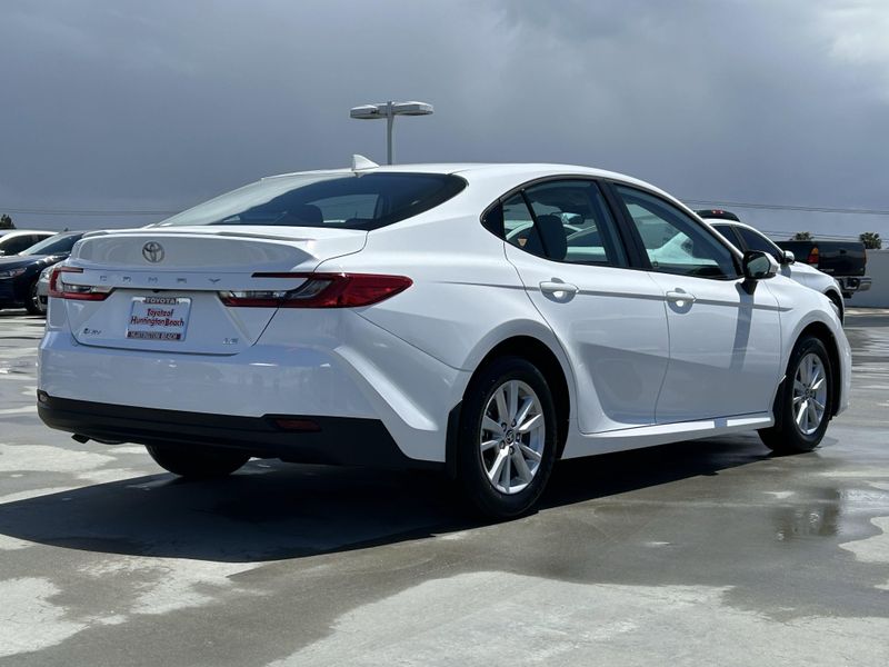 2025 Toyota Camry LEImage 3