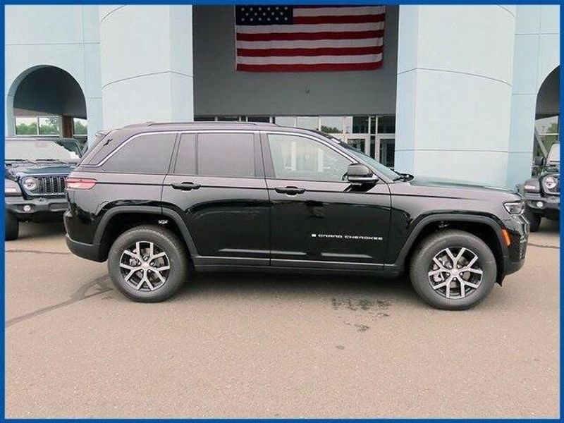 2025 Jeep Grand Cherokee LimitedImage 2