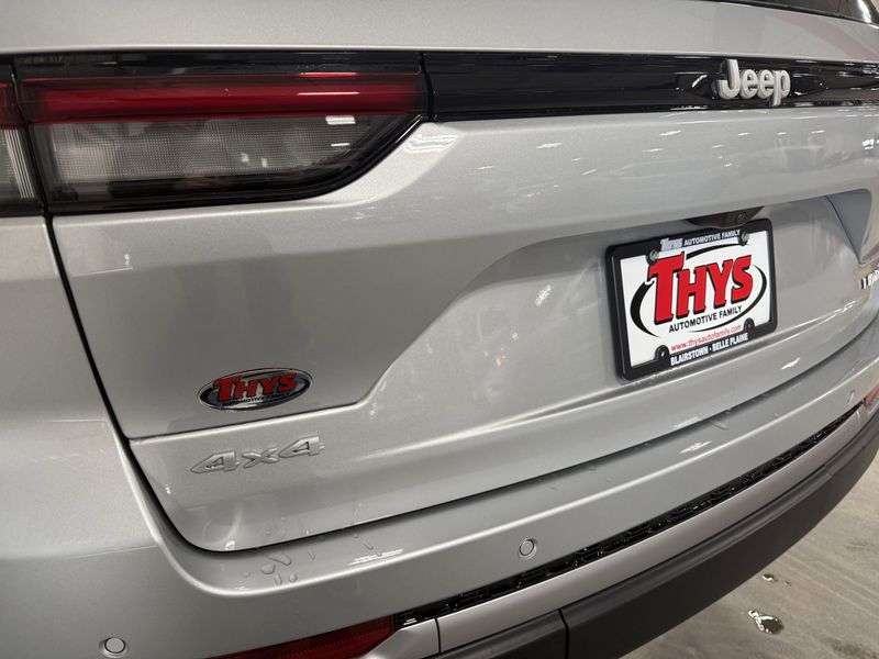 New 2026 Jeep Grand Cherokee Limited 4x4Image 5