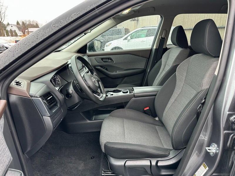 2022 Nissan Rogue SImage 15