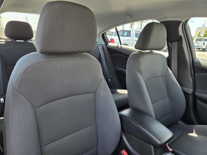 Used 2019 Chevrolet Cruze 4dr Sdn LT