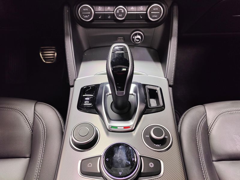 New 2025 Alfa Romeo Stelvio AwdImage 23