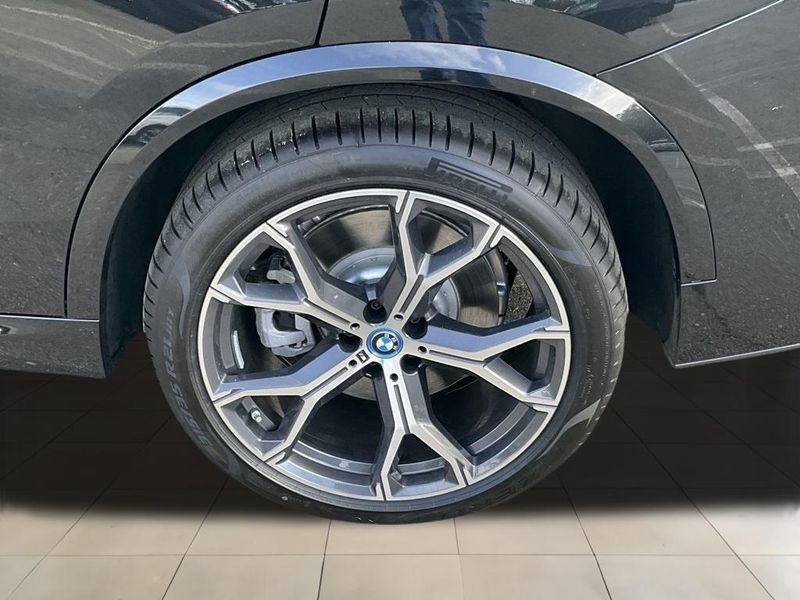2025 BMW X5 xDrive50eImage 17