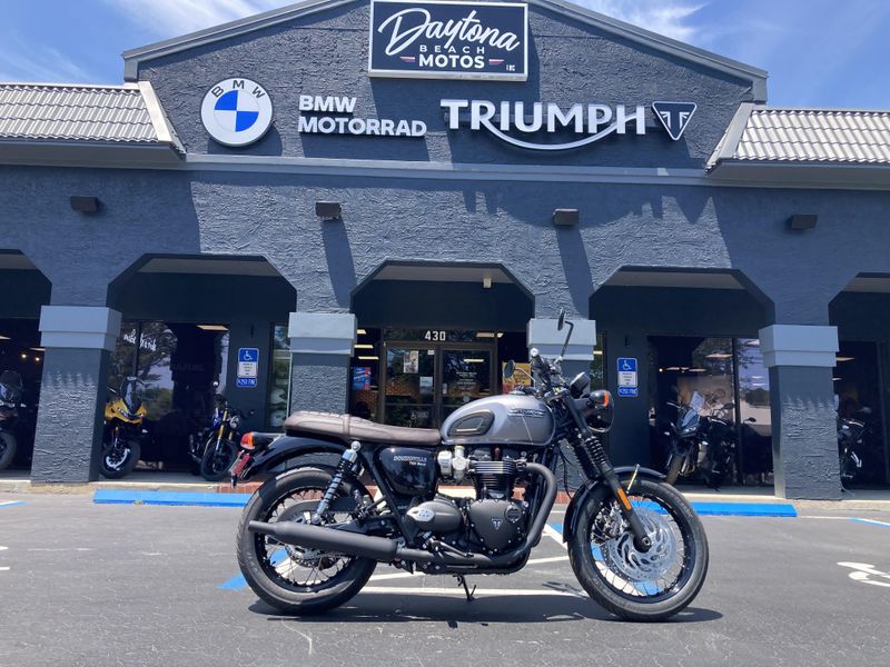 2025 Triumph BONNEVILLE T120 BLACK