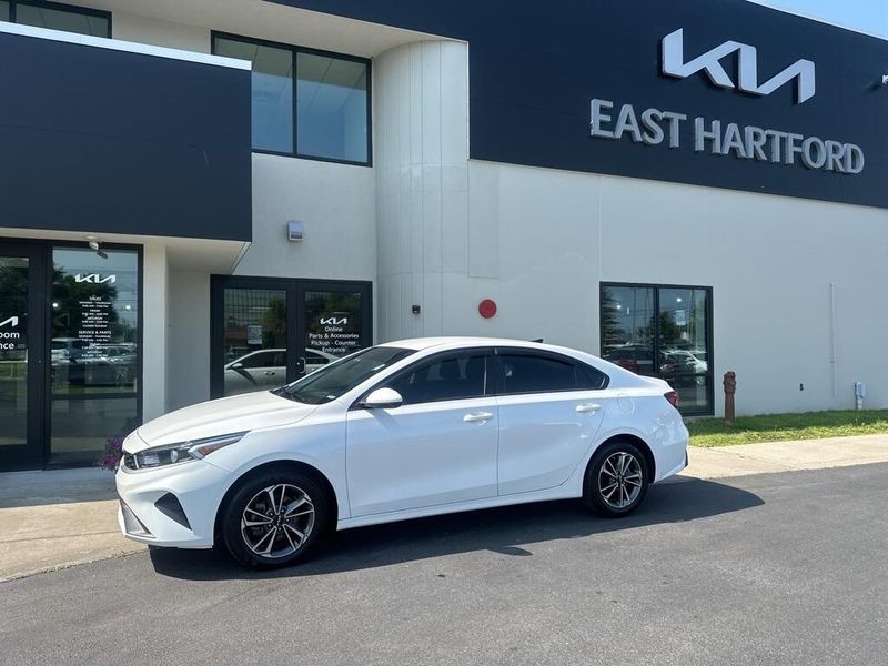 2024 Kia Forte LXSImage 1