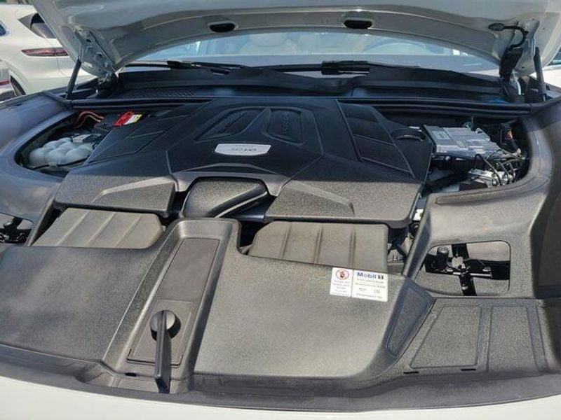 2021 Porsche Cayenne photo 26