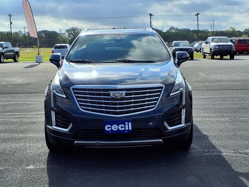 2018 Cadillac XT5 Platinum photo 2