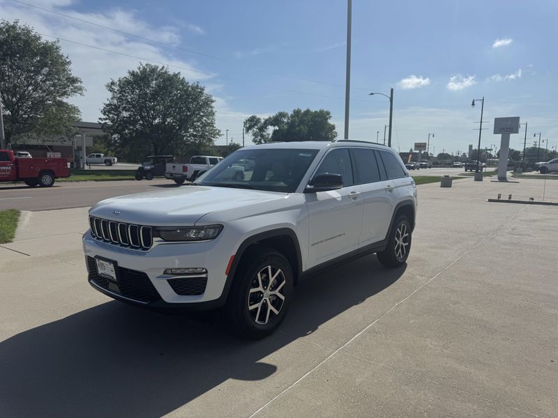New 2025 Jeep Grand Cherokee LimitedImage 4