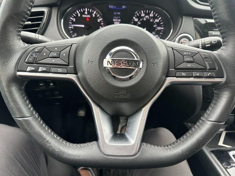 2018 Nissan Rogue SVImage 3