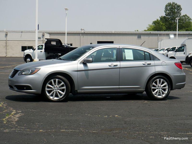 2013 Chrysler 200 Limited SImage 6