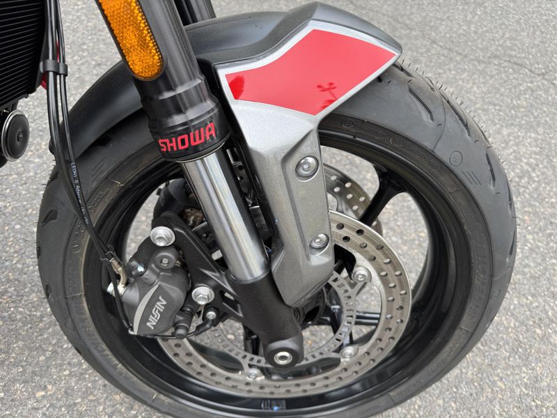2024 Triumph Trident 660 Silver Ice 