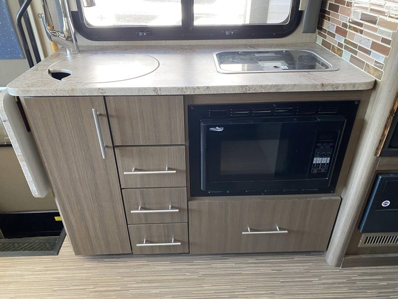 2018 THOR VEGAS 24.1 Image 13