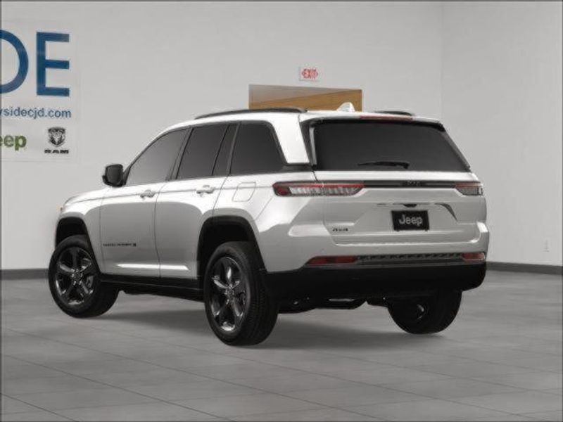 2025 Jeep Grand Cherokee Altitude X photo 3