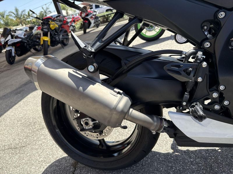 Used 2023 Suzuki GSX-R750 CA Image 14