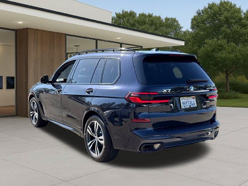 Used 2024 BMW X7 xDrive40iImage 12