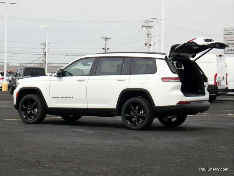2025 Jeep Grand Cherokee L Altitude X 4x4Image 12