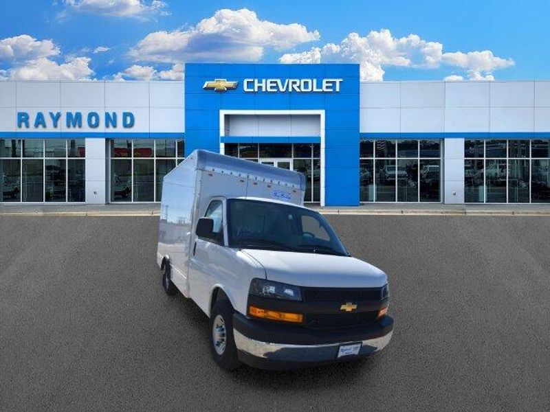 New 2026 Chevrolet Express 3500 Work VanImage 10
