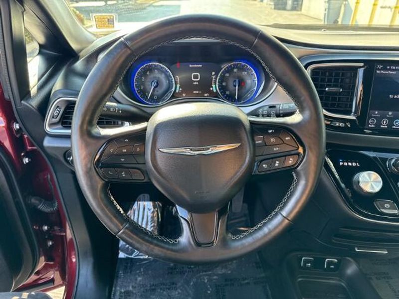 2019 Chrysler Pacifica Touring L photo 13