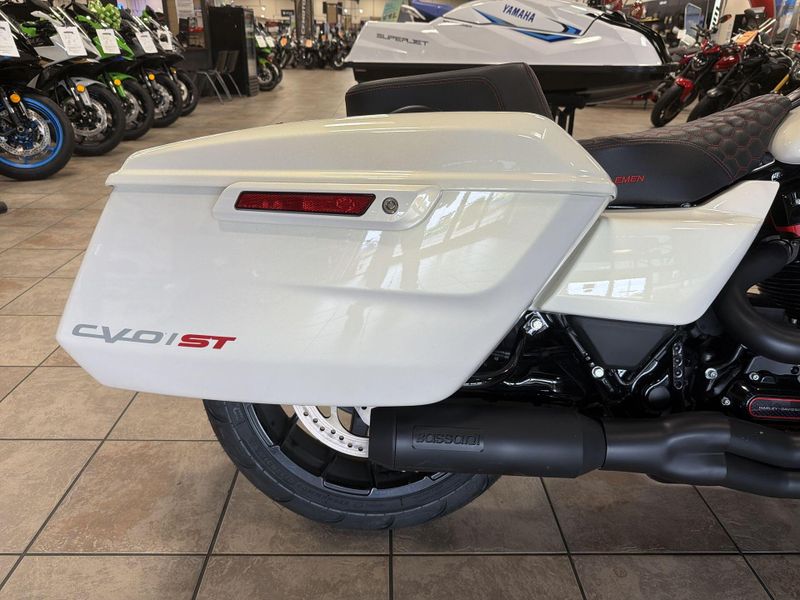 Used 2024 Harley-Davidson ROAD GLIDE CVO ST Image 21
