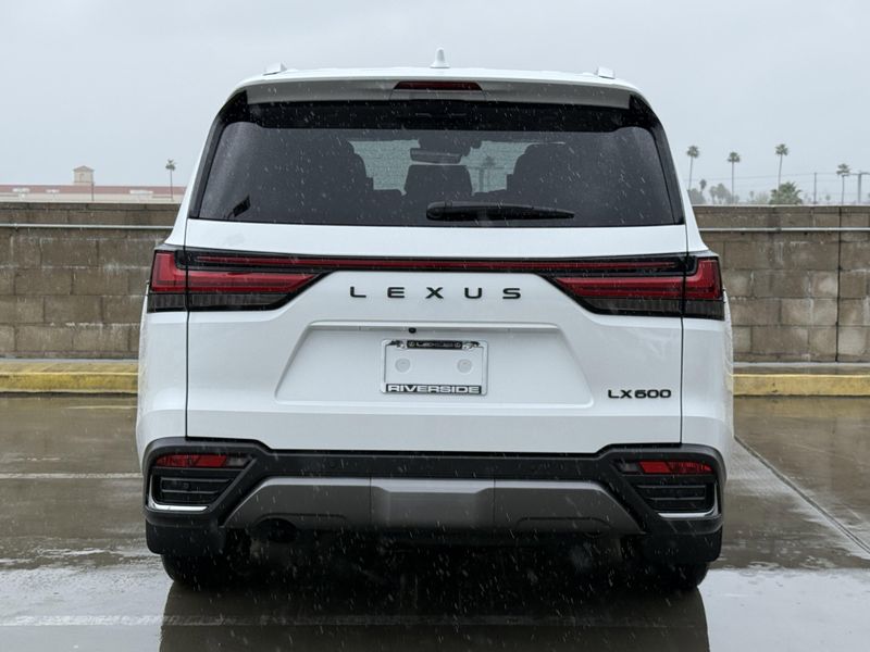New 2026 Lexus LX 600 LuxuryImage 10