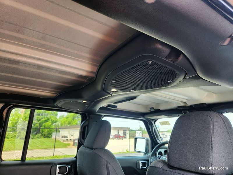 New 2025 Jeep Gladiator Willys 4x4