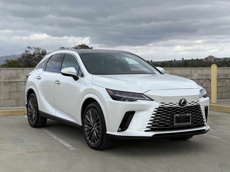 2025 Lexus RX Image 2