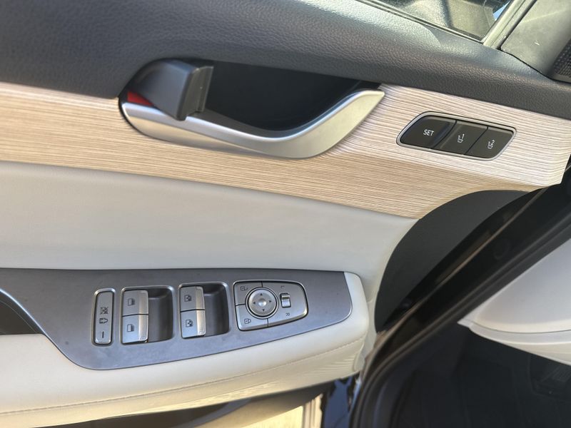 Used 2023 Hyundai Palisade LimitedImage 11