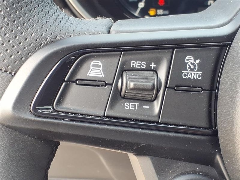 New 2025 Alfa Romeo Giulia AWDImage 17