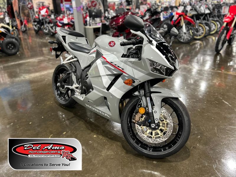 New 2026 Honda CBR600RR Image 1