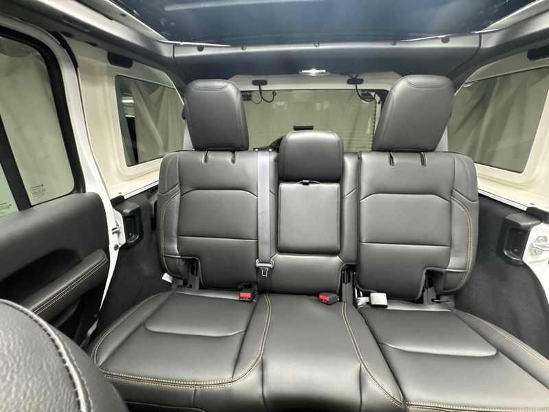 2025 Jeep Wrangler 4-door SaharaImage 18