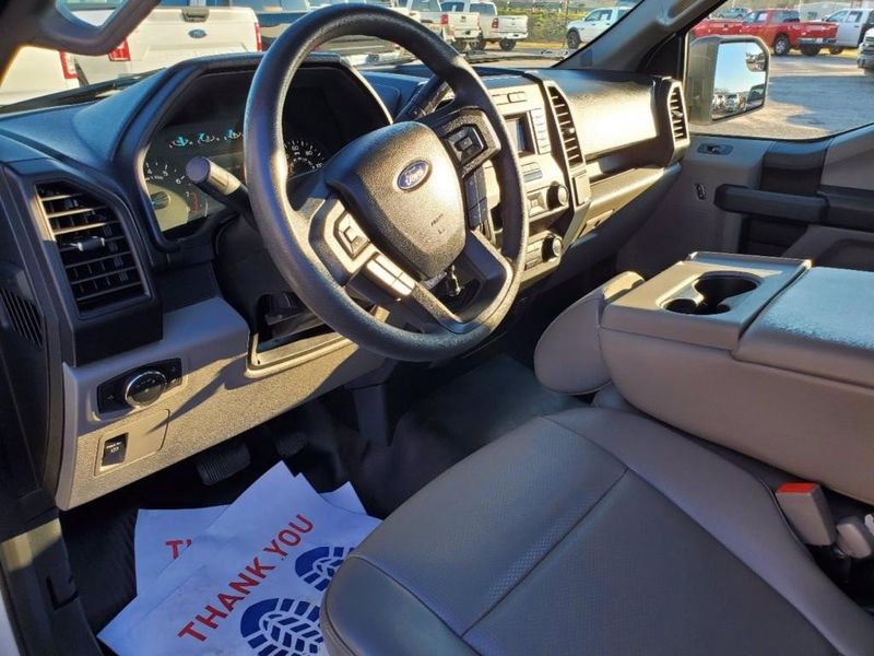2019 Ford F-150  in a WHITE exterior color. Johnson Dodge 601-693-6343 pixelmotiondemo.com 
